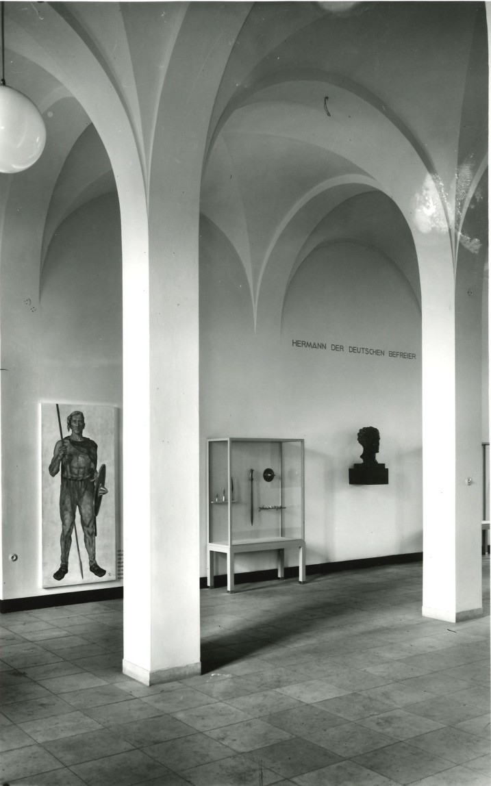 Neugestaltung des Museums im Sinne der nationalsozialistischen Geschichtserzählung. Die Betonung der 