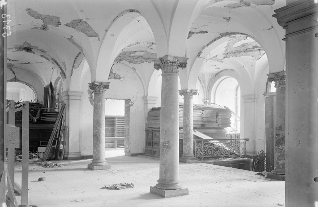 Viele der im Museum verbliebenen Objekte sind bei der Beschädigung des Hauses 1944 zerstört worden. Diese Schutzmaßnahme scheint gehalten zu haben. Foto: LVR-LandesMuseum Bonn.