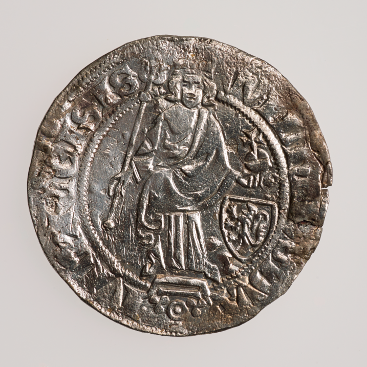 Ein Turnosgrosches des Herzogs Wilhelm I. von Jülich. Die Münze stammt aus dem Mittelalter und wurde vermutlich zwischen 1357 - 1361 geprägt. Foto: J. Vogel, LVR-LandesMuseum Bonn.