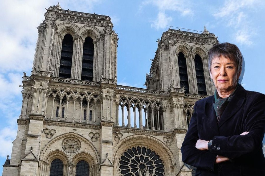 Im Hintergrund Notre Dame de Paris, im Vordergrund die Vortragende Frau Prof . Dr. Barbara Schock-Werner