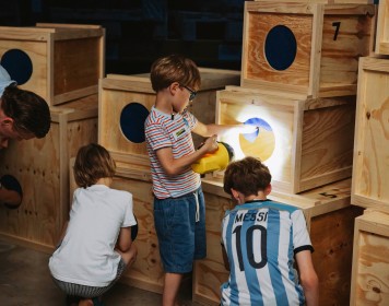 Familie im Escape Game Nachtwache
